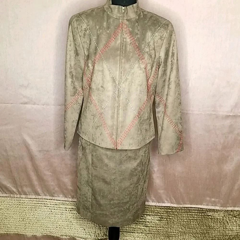 JULIANA COLLEZIONE‎ Faux Suede 2pc. SUIT Size 4